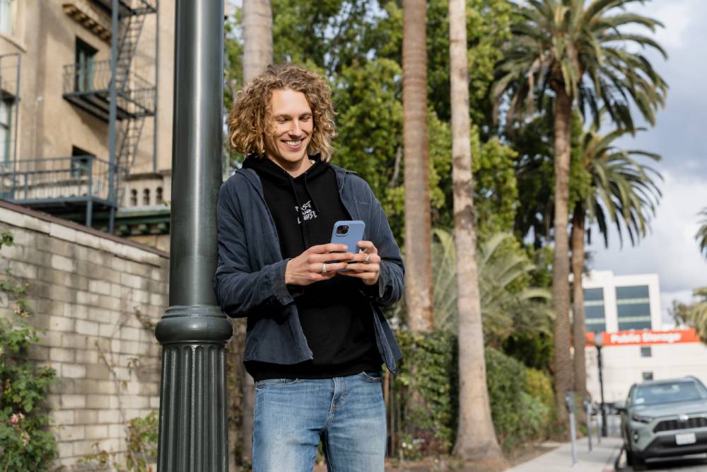 uBear Touch Mag Case для iPhone 15 Plus голубой