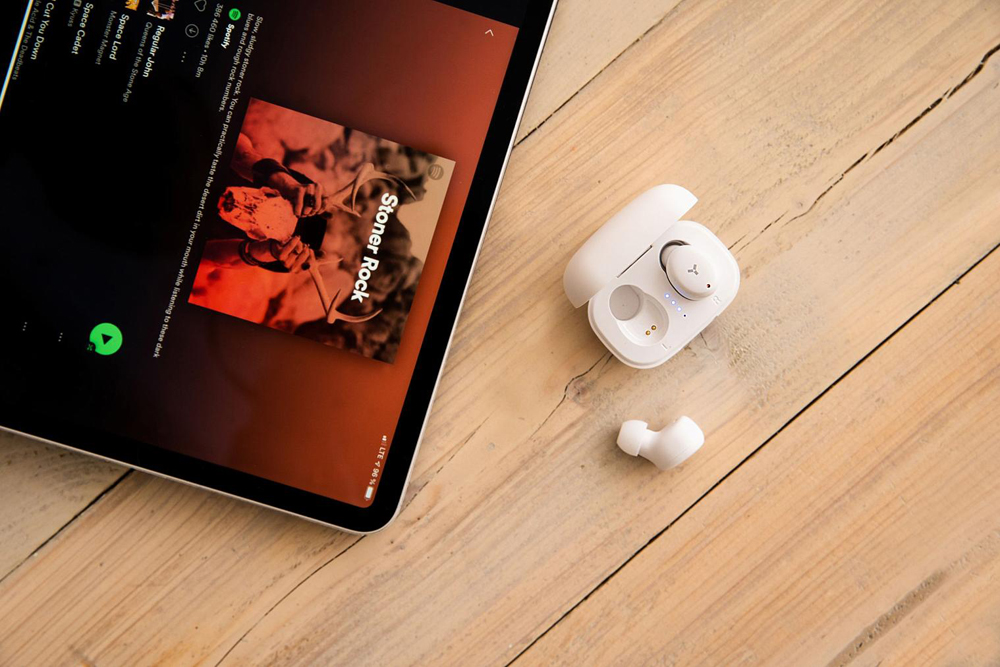 Accesstyle Flame Белые